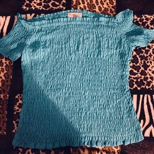 Off the shoulder top ✨